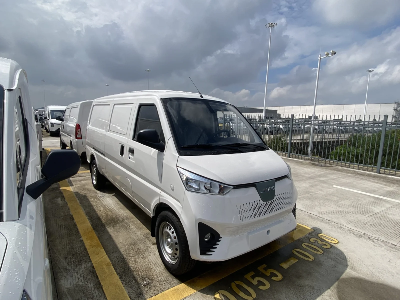 LINXYS Goldsea G100 Electric Cargo Van Thumbnail 3